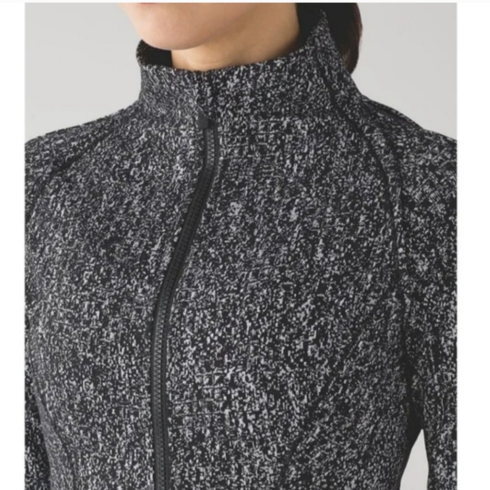 Lululemon Jacket 🖤🤍 - Picture 3 of 11